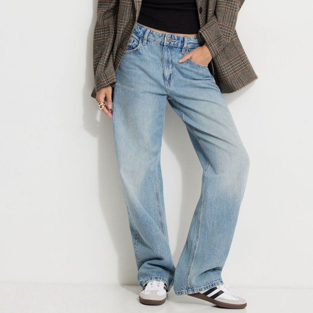 Dynamite Light Wash Wide Leg Jeans